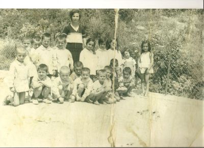 <p>&Pi;&alpha;&iota;&delta;&iota;ά &tau;&omicron;&upsilon; &Nu;&eta;&pi;&iota;&alpha;&gamma;&omega;&gamma;&epsilon;ί&omicron;&upsilon; &Mu;&epsilon;&sigma;&epsilon;&nu;&iota;&kappa;ό&lambda;&alpha;. </p>
<p>&Alpha;&pi;ό &alpha;&rho;&iota;&sigma;&tau;&epsilon;&rho;ά: &Sigma;&tau;έ&lambda;&iota;&omicron;&sigmaf; &Beta;&alpha;&sigma;&iota;&lambda;&omicron;ύ&lambda;&eta;&sigmaf; &kappa;&alpha;&iota; &sigma;&tau;&eta; &sigma;&upsilon;&nu;έ&chi;&epsilon;&iota;&alpha; ό&rho;&theta;&iota;&omicron;&iota; &omicron;&iota; &Chi;&rho;ή&sigma;&tau;&omicron;&sigmaf; &Kappa;&alpha;&tau;&alpha;&rho;&alpha;&chi;&iota;ά&sigmaf;, &Sigma;&tau;έ&lambda;&iota;&omicron;&sigmaf; &Pi;&rho;&iota;&omicron;&nu;ά&sigmaf;, &Pi;έ&tau;&rho;&omicron;&sigmaf; &Pi;&alpha;&pi;&alpha;&delta;ά&kappa;&eta;&sigmaf;, &Chi;&rho;ί&sigma;&tau;&omicron;&sigmaf; &Kappa;&alpha;&lambda;&lambda;&iota;ά&sigmaf;, &Chi;&rho;&iota;&sigma;&tau;ί&nu;&alpha; &Tau;&rho;&upsilon;&pi;&omicron;&gamma;&iota;ώ&rho;&gamma;&omicron;&upsilon; (;) &Nu;&eta;&pi;&iota;&alpha;&gamma;&omega;&gamma;ό&sigmaf;, &Alpha;&phi;&rho;&omicron;&delta;ί&tau;&eta; &Gamma;&iota;&alpha;&nu;&nu;&alpha;&kappa;&omicron;ύ, &Nu;&tau;ί&nu;&alpha; &Pi;&alpha;&pi;&alpha;&delta;ά&kappa;&eta;(;), &Alpha;&rho;&iota;&sigma;&tau;έ&alpha; &Sigma;&kappa;&alpha;&mu;&alpha;&gamma;&kappa;&omicron;ύ&lambda;&eta;, &Gamma;&iota;ά&nu;&nu;&alpha; &Pi;&omicron;&delta;&eta;&mu;&alpha;&tau;ά &kappa;&alpha;&iota; &Beta;ά&sigma;&omega; &Psi;&eta;&mu;&mu;έ&nu;&omicron;&upsilon; (&Kappa;&rho;&alpha;&nu;&iota;ά). </p>
<p>&Mu;&pi;&rho;&omicron;&sigma;&tau;ά &kappa;&alpha;&theta;&iota;&sigma;&tau;&omicron;ί &epsilon;ί&nu;&alpha;&iota; &omicron;&iota; &epsilon;&xi;ή&sigmaf;: &Tau;ά&sigma;&omicron;&sigmaf; K&alpha;&lambda;&lambda;&iota;ά&sigmaf;, &Lambda;ά&mu;&pi;&rho;&omicron;&sigmaf; &Mu;&alpha;&nu;ώ&lambda;&eta;&sigmaf;, &Gamma;&iota;ά&nu;&nu;&eta;&sigmaf; &Kappa;&alpha;&rho;&beta;&omicron;ύ&nu;&eta;&sigmaf;, &Theta;&alpha;&nu;ά&sigma;&eta;&sigmaf; &Sigma;&pi;&alpha;&nu;ό&sigmaf;, &Tau;ά&sigma;&omicron;&sigmaf; &Pi;&omicron;&delta;&eta;&mu;&alpha;&tau;ά&sigmaf;, &Gamma;&iota;ώ&rho;&gamma;&omicron;&sigmaf; &Mu;&upsilon;&lambda;&omega;&nu;ό&pi;&omicron;&upsilon;&lambda;&omicron;&sigmaf;, &Tau;ά&kappa;&eta;&sigmaf; &Phi;&iota;&lambda;ί&pi;&pi;&omicron;&upsilon; &kappa;&alpha;&iota; &Gamma;&iota;ώ&rho;&gamma;&omicron;&sigmaf; &Sigma;&kappa;&alpha;&mu;&alpha;&gamma;&kappa;&omicron;ύ&lambda;&eta;&sigmaf;. </p>
<p>&Eta; &phi;&omega;&tau;&omicron;&gamma;&rho;&alpha;&phi;ί&alpha; &epsilon;ί&nu;&alpha;&iota; &tau;&omicron;&upsilon; &Tau;ά&sigma;&omicron;&upsilon; &Kappa;&alpha;&lambda;&lambda;&iota;ά.</p>
