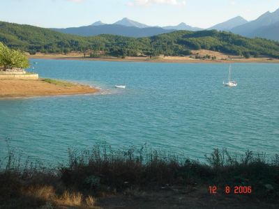 &Tau;&eta; &phi;&omega;&tau;&omicron;&gamma;&rho;&alpha;&phi;ί&alpha; &mu;&alpha;&sigmaf; έ&sigma;&tau;&epsilon;&iota;&lambda;&epsilon; &omicron; &Pi;&epsilon;&rho;&iota;&kappa;&lambda;ή&sigmaf; &Mu;&alpha;&lambda;&alpha;&mu;ί&tau;&sigma;&eta;&sigmaf;.